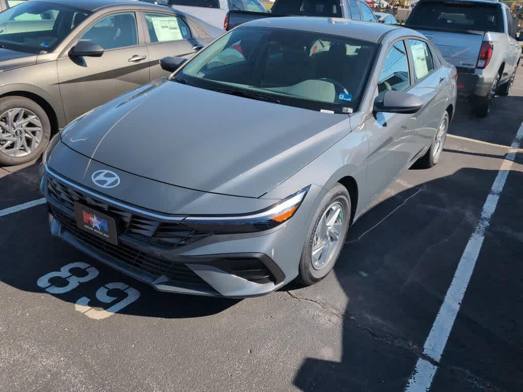 New 2026 Hyundai Elantra SE FWD image 10