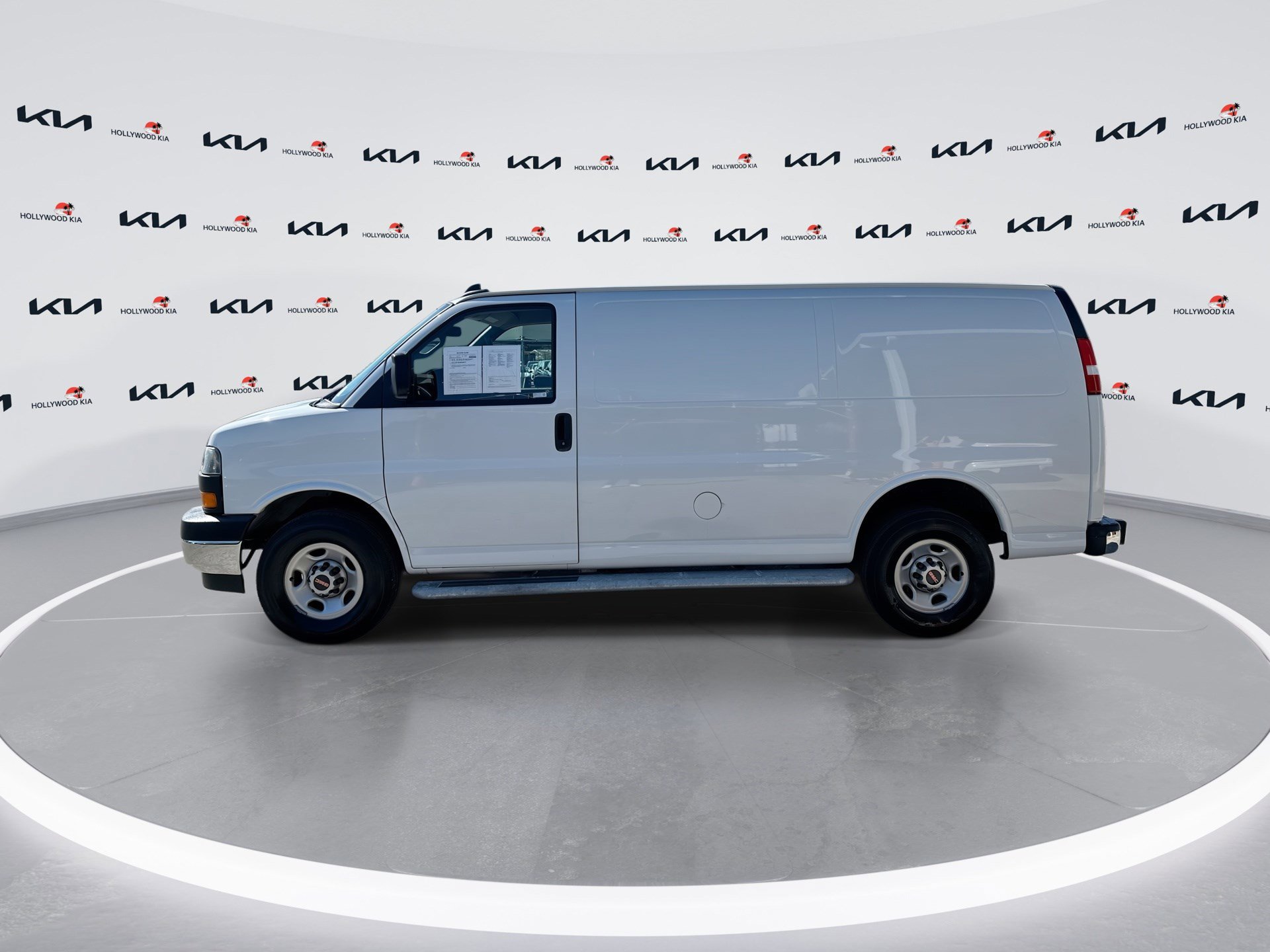 Used 2024 GMC Savana 2500 w/ Driver Convenience Package image 5