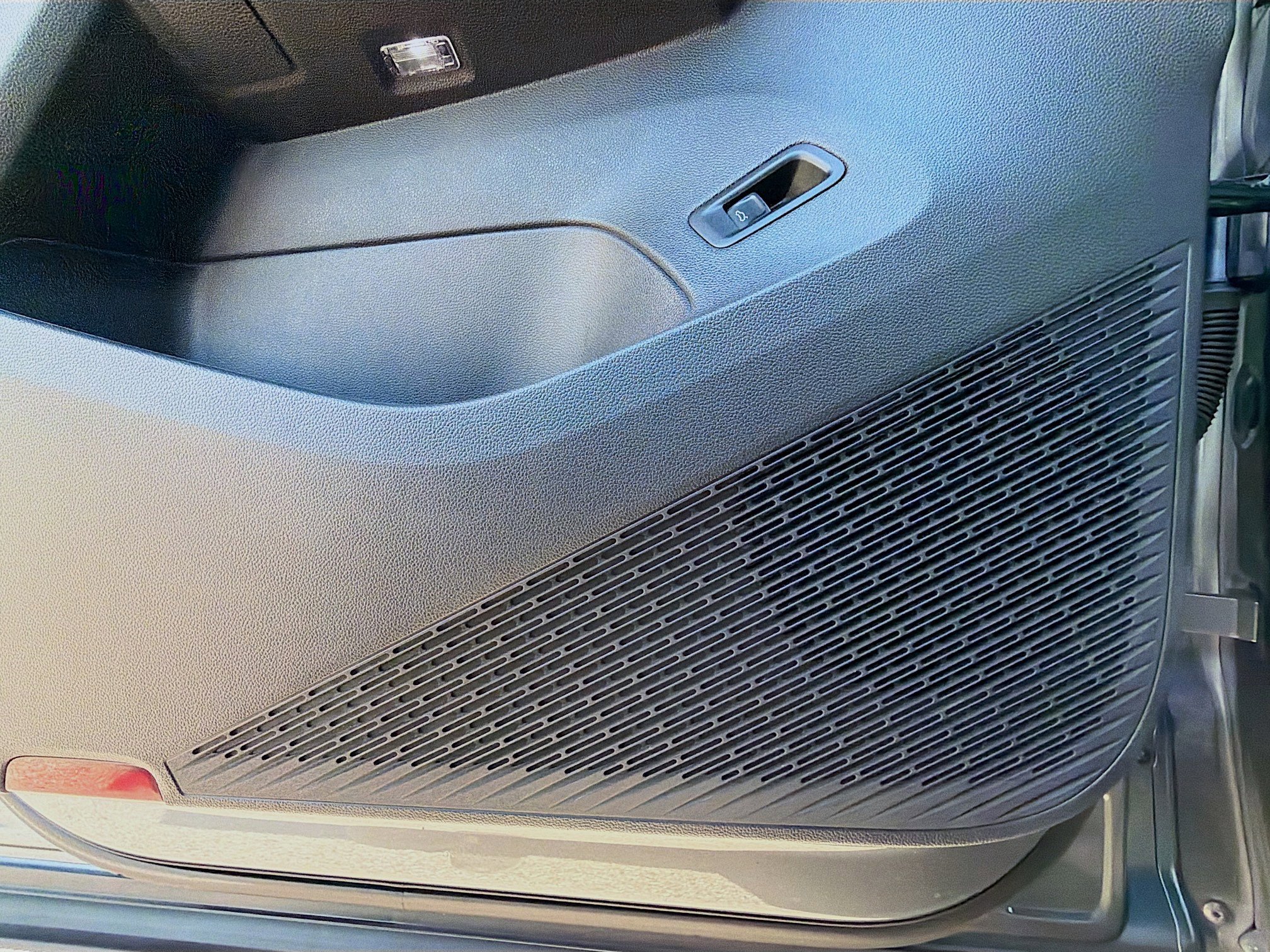 Used 2024 Volkswagen Atlas Cross Sport SEL Premium R-Line image 23