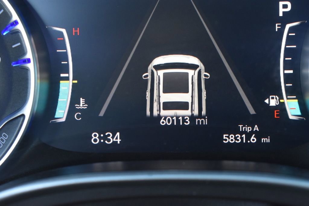 Used 2024 Chrysler Pacifica Touring-L FWD image 28