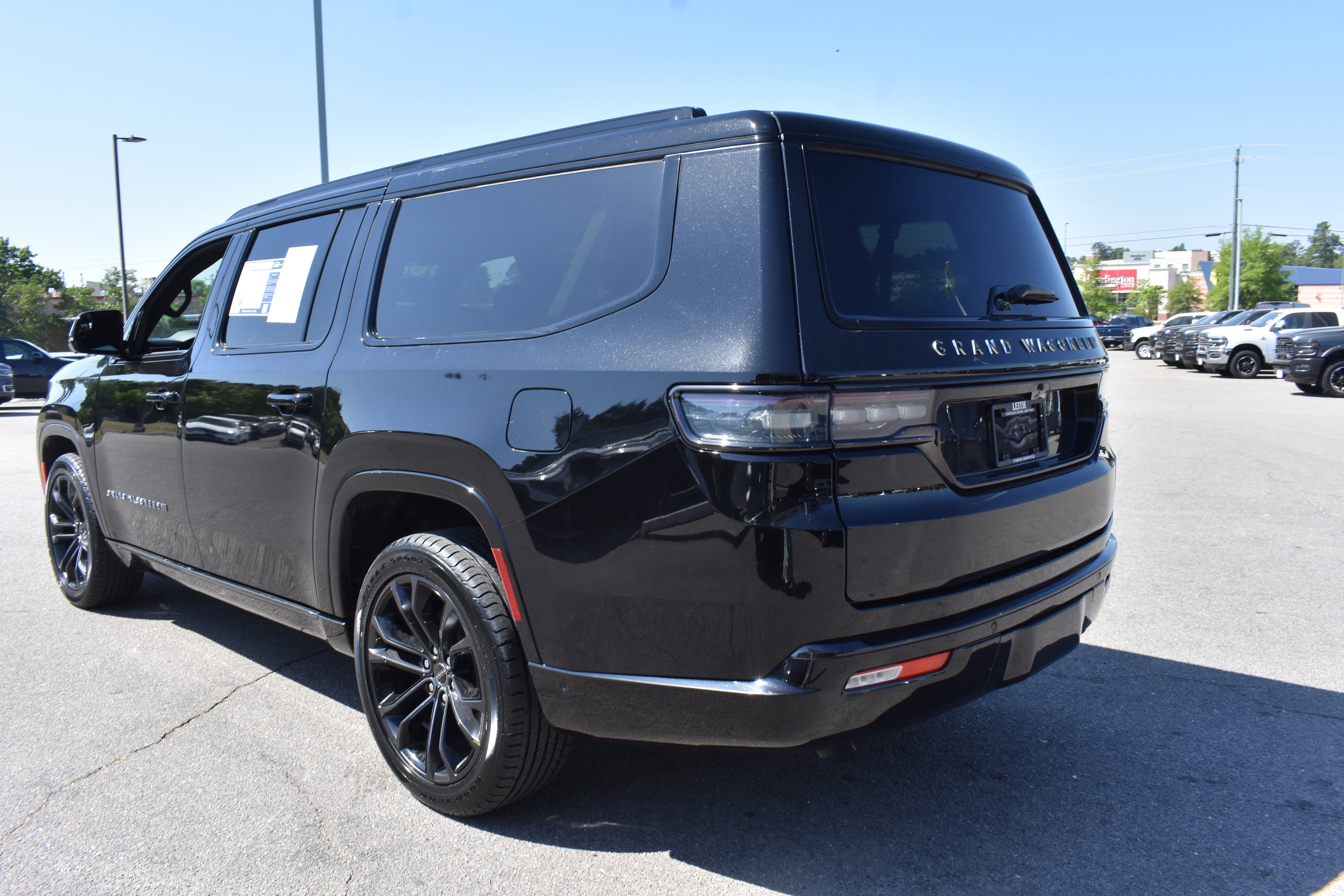 Used 2024 Jeep Grand Wagoneer L Series III w/ Rear Seat Video Group 1 AWD/4WD image 7