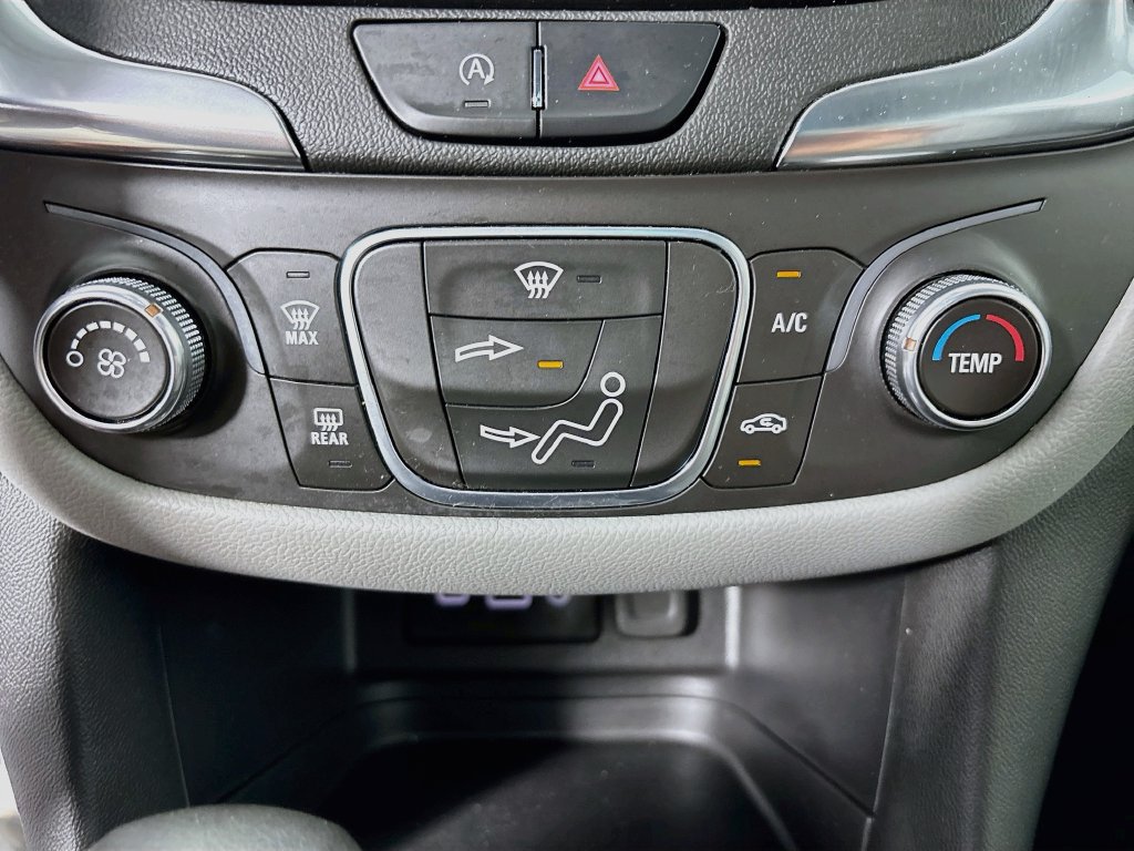 Used 2022 Chevrolet Equinox LS w/ LS Convenience Package FWD image 16