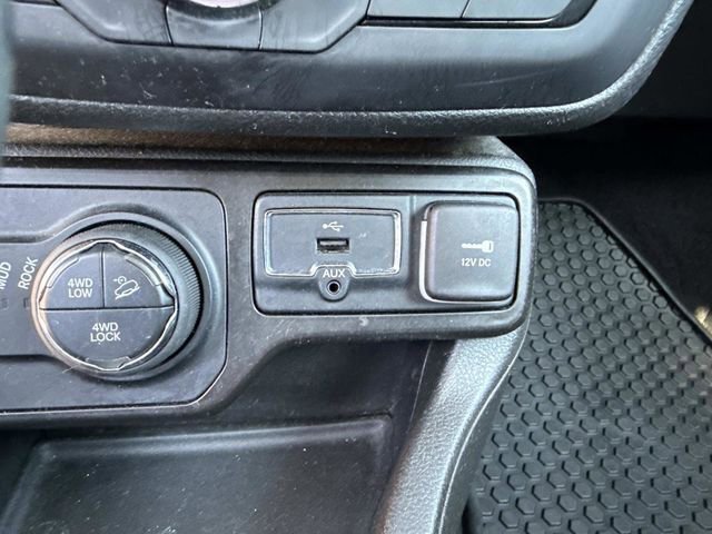 Used 2020 Jeep Renegade Trailhawk AWD/4WD image 26