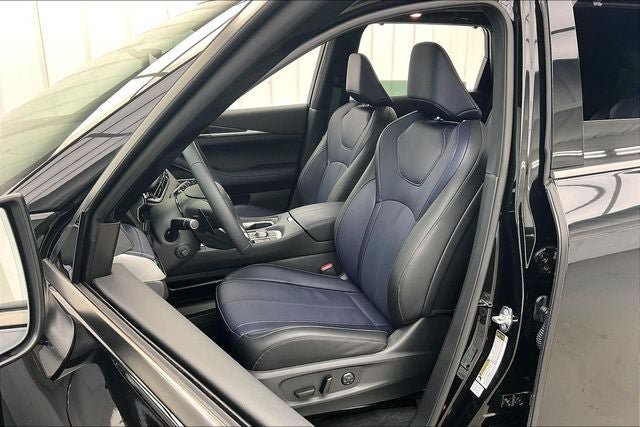 Certified 2026 INFINITI QX60 Sport w/ Dark Cargo Package AWD/4WD image 8