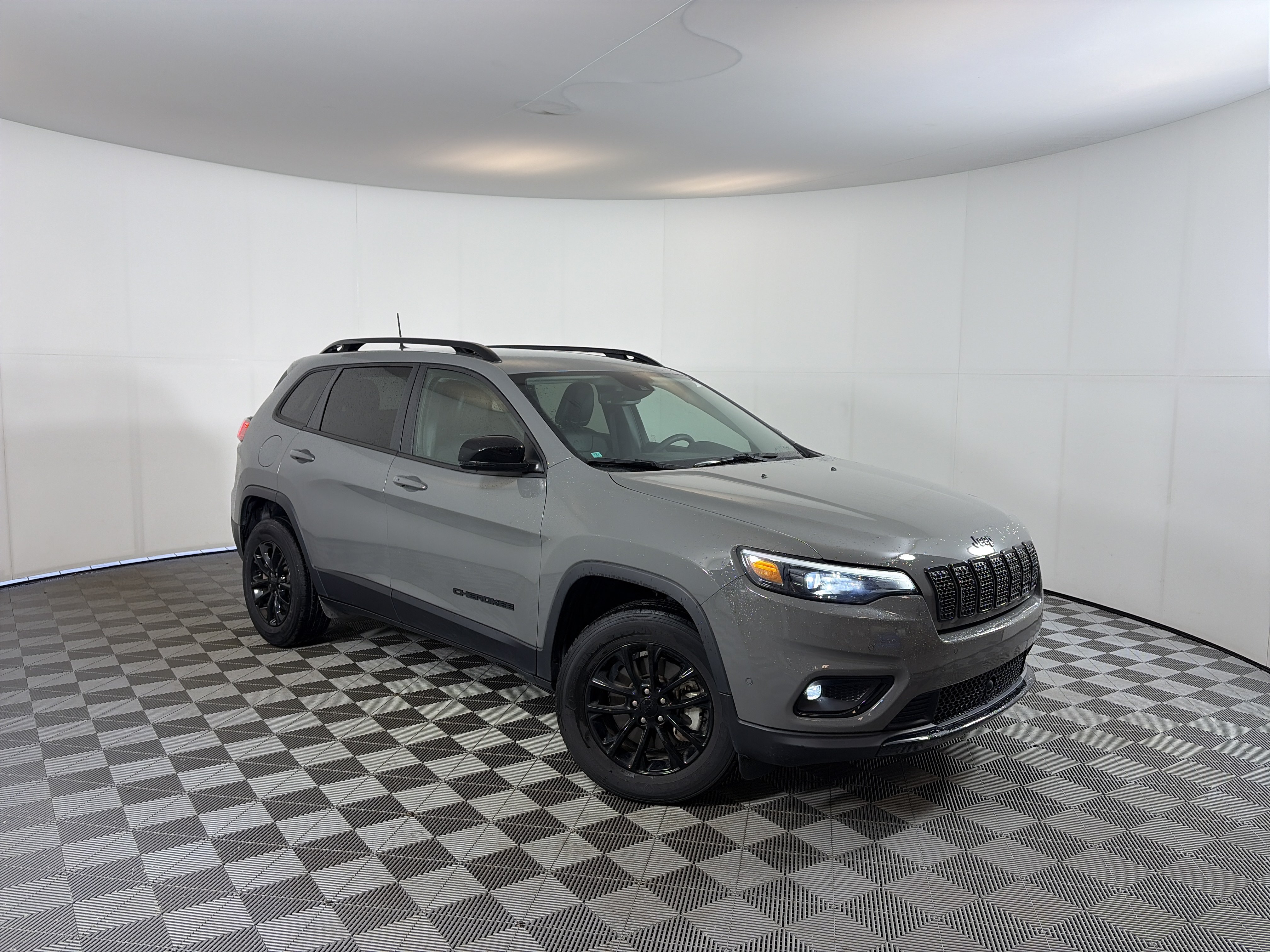 Used 2023 Jeep Cherokee Altitude Lux