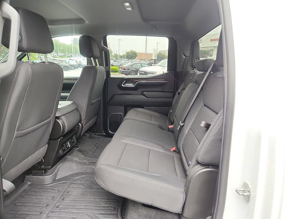 Used 2024 GMC Sierra 1500 Elevation w/ LPO, Elevation Black Package AWD/4WD image 10