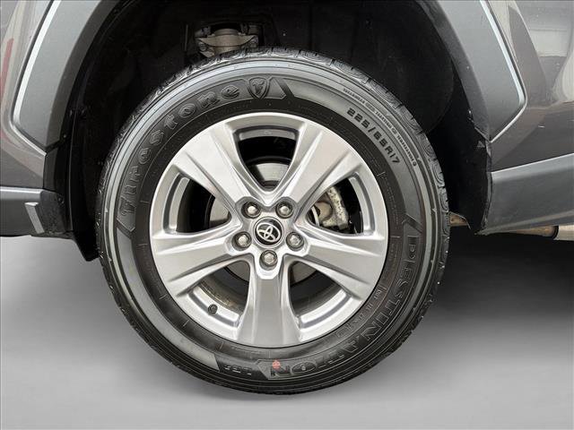 Used 2025 Toyota RAV4 LE AWD/4WD image 9