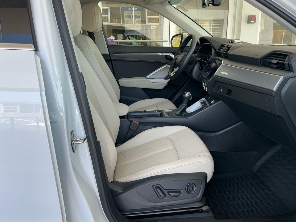 Used 2022 Audi Q3 2.0T Premium AWD/4WD image 32