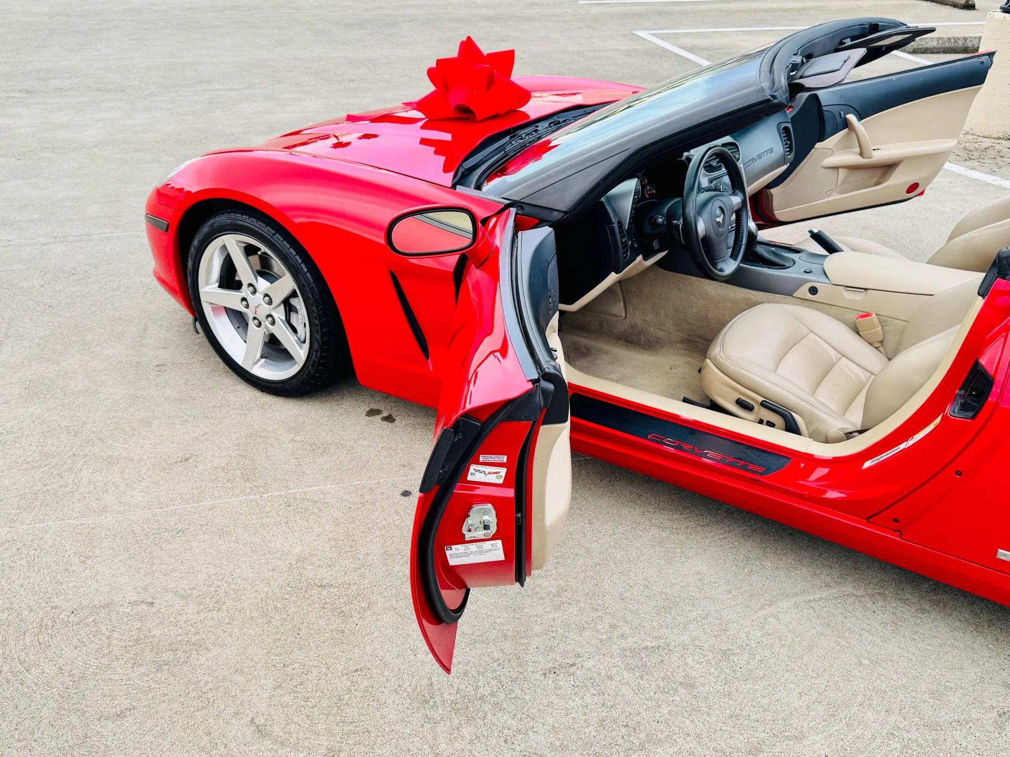 Used 2006 Chevrolet Corvette Convertible w/ Preferred Equipment Group RWD image 24