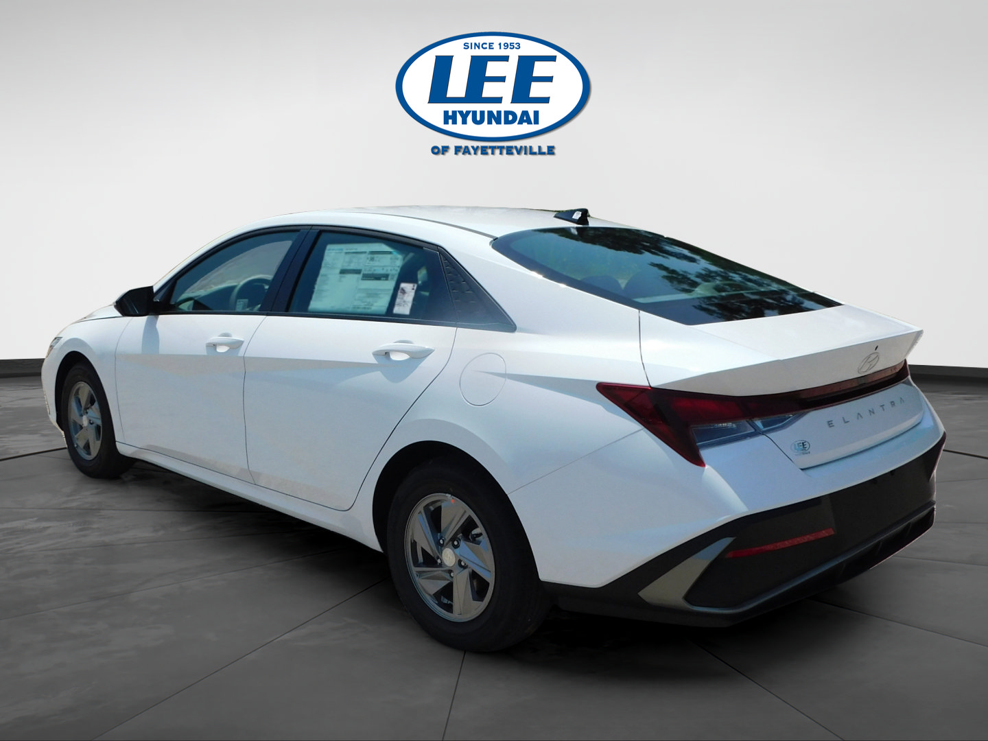 Certified 2025 Hyundai Elantra SE FWD image 5