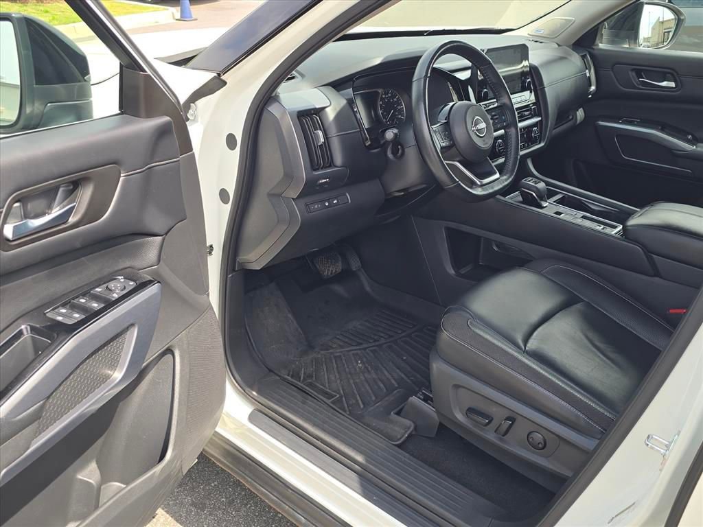 Used 2022 Nissan Pathfinder SL w/ SL Premium Package FWD image 9