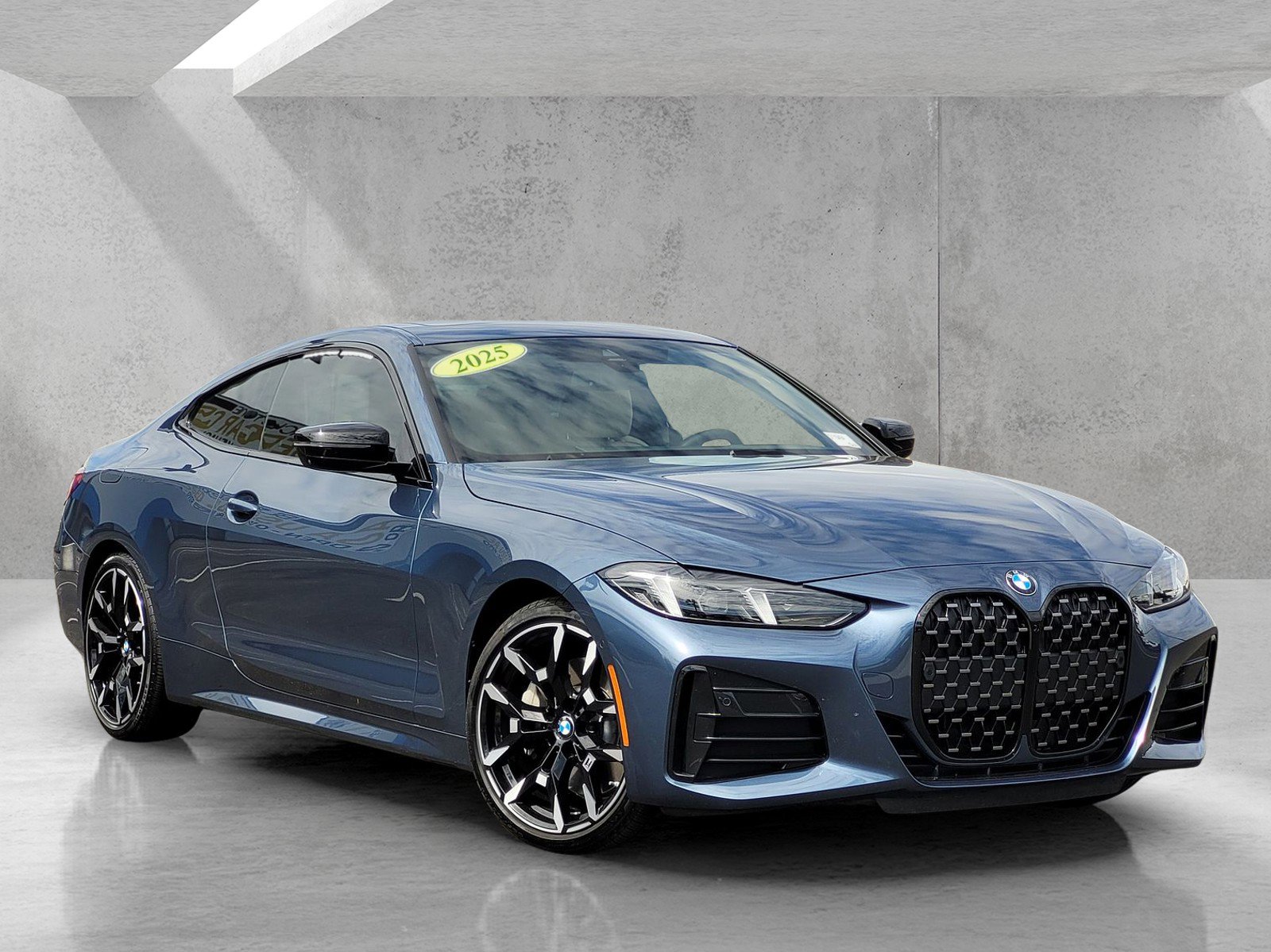 Used 2025 BMW 430i Coupe w/ M Sport Package image 1