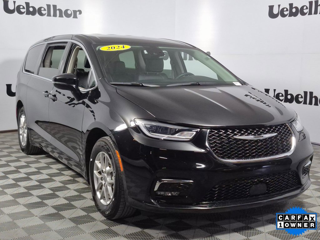 Used 2024 Chrysler Pacifica Touring-L