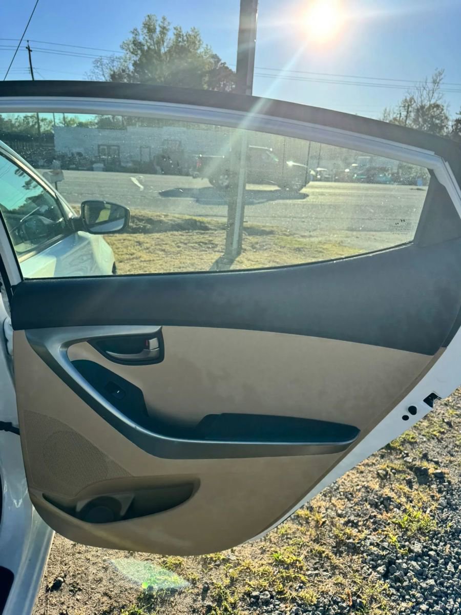 Used 2013 Hyundai Elantra GLS image 15