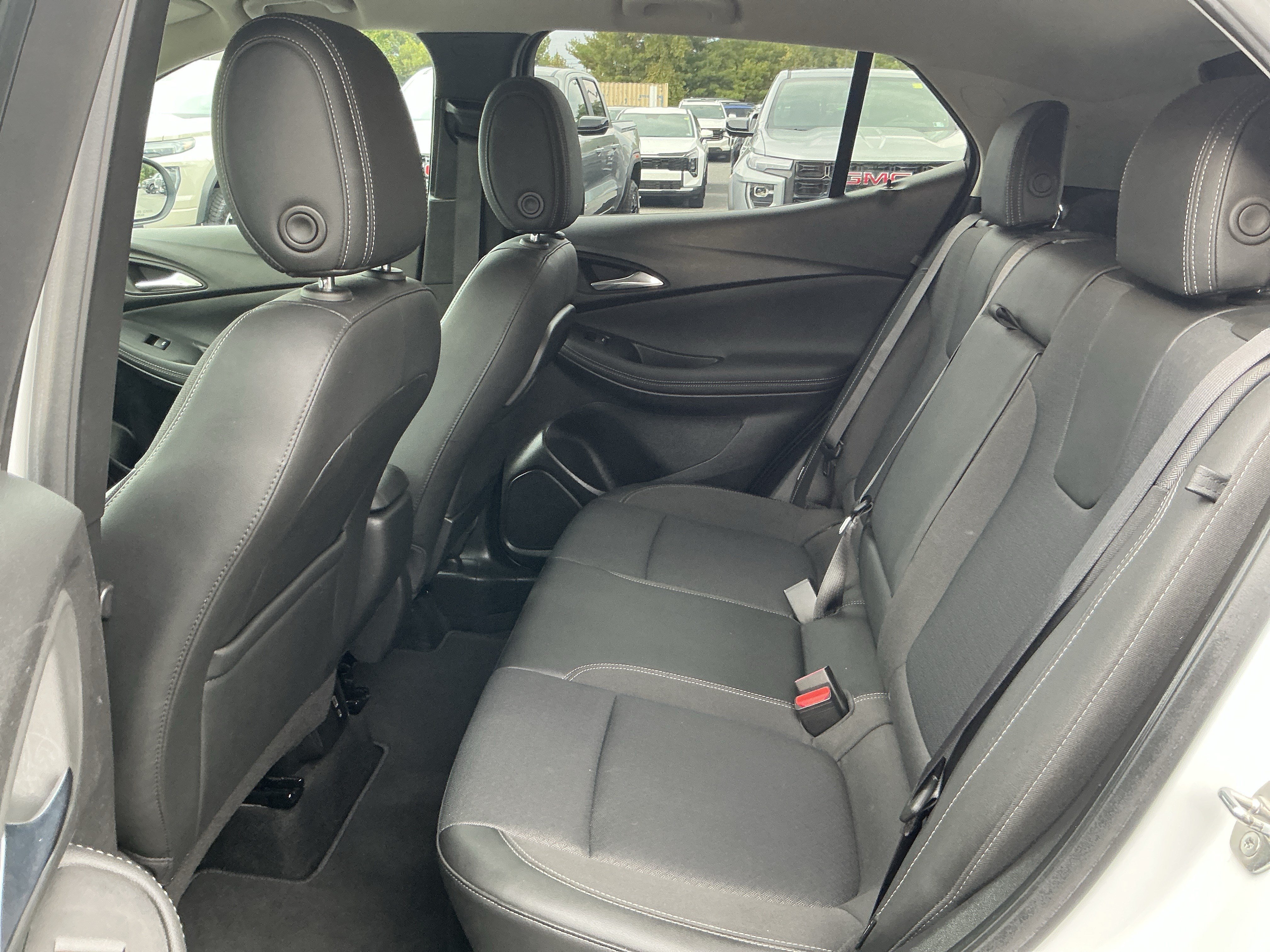Used 2022 Buick Encore GX Select FWD image 10