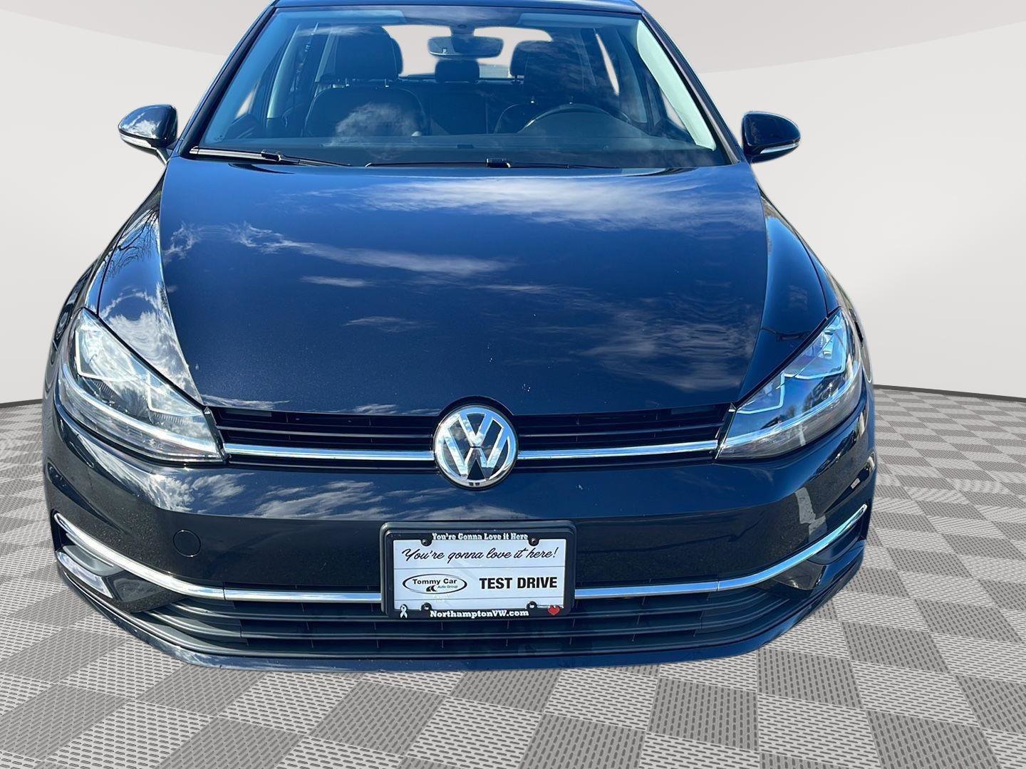 Used 2021 Volkswagen Golf 4-Door image 2