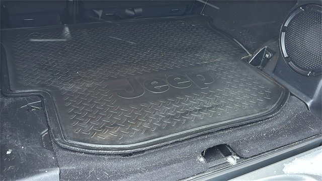 Used 2014 Jeep Wrangler Unlimited Sahara w/ Connectivity Group image 26