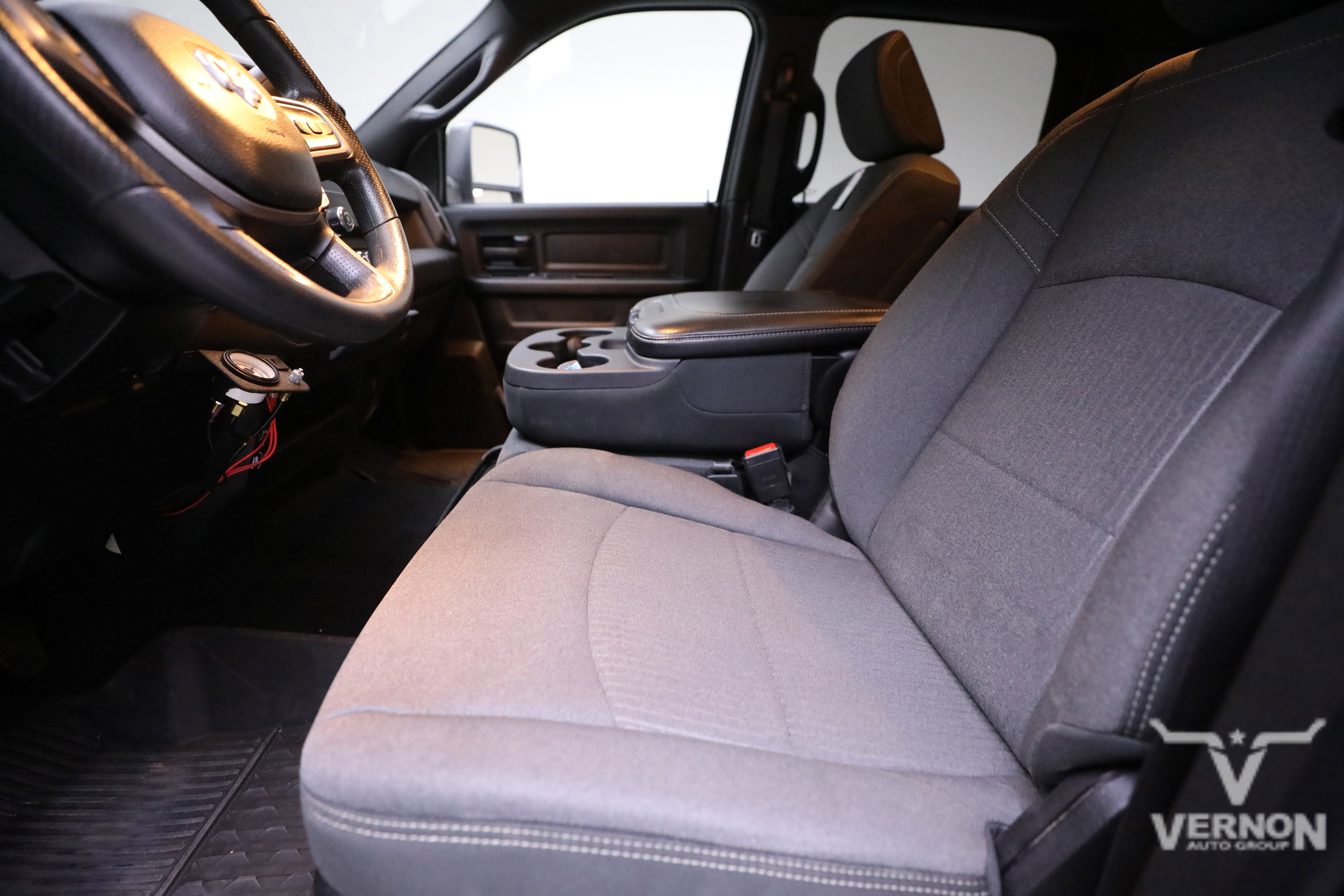 Used 2024 RAM 2500 Tradesman w/ Chrome Appearance Group image 10