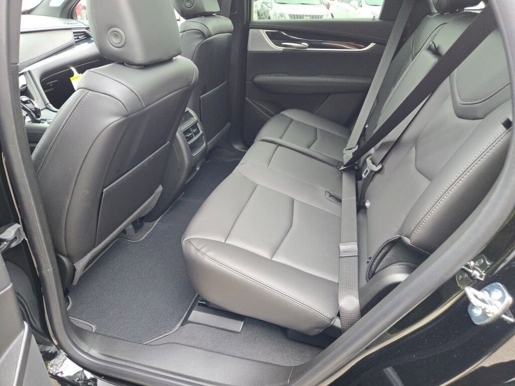 New 2025 Cadillac XT5 Premium Luxury image 18