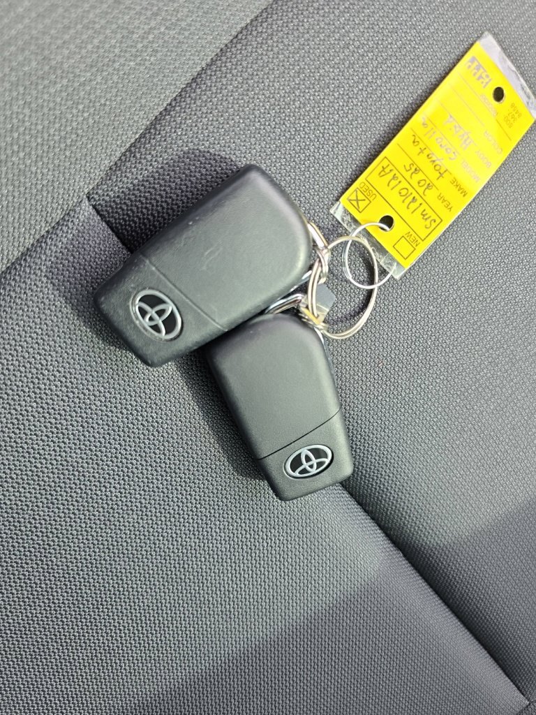 Used 2025 Toyota Corolla LE FWD image 17