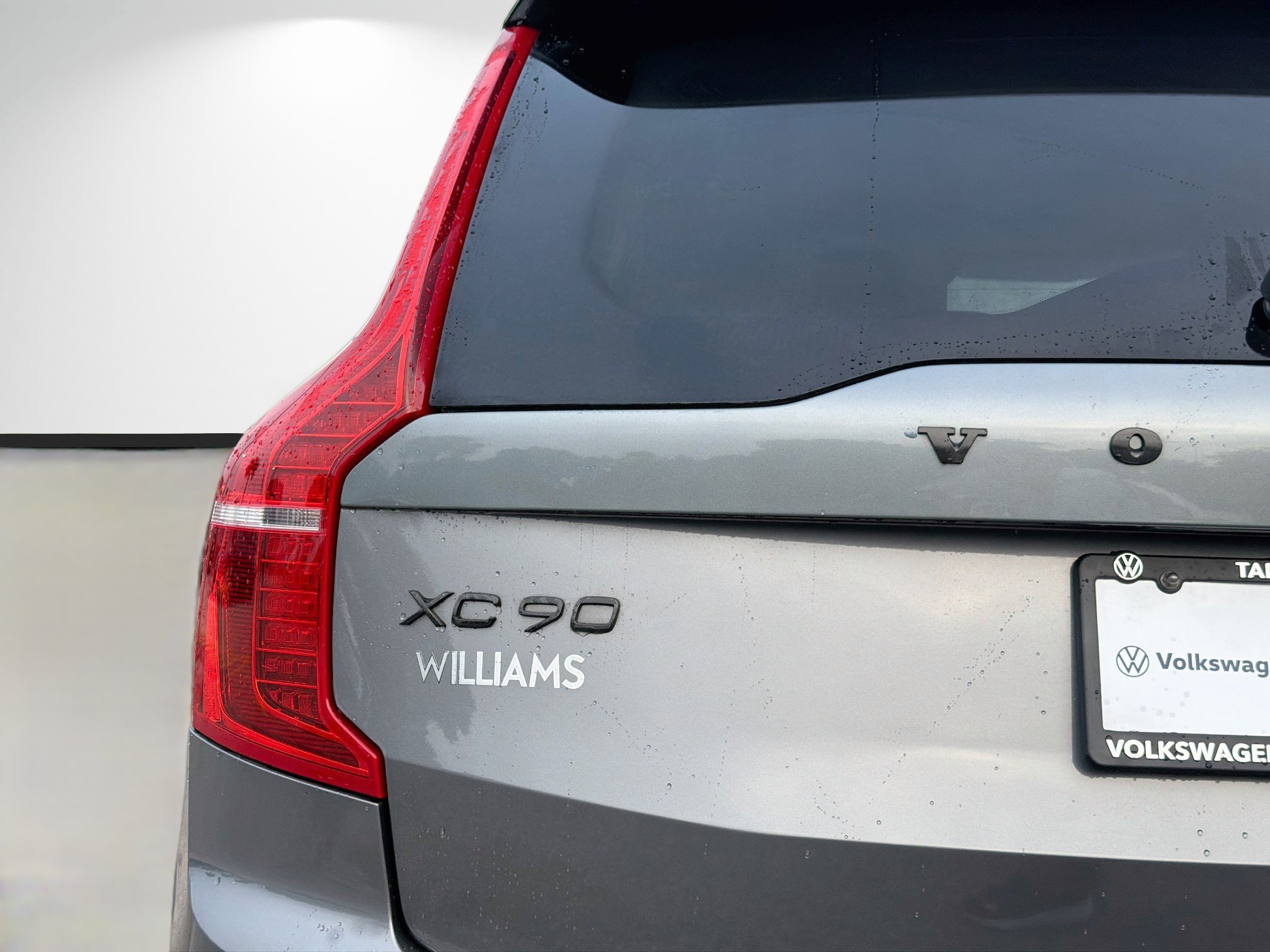 Used 2020 Volvo XC90 T6 Momentum w/ Protection Package AWD/4WD image 10