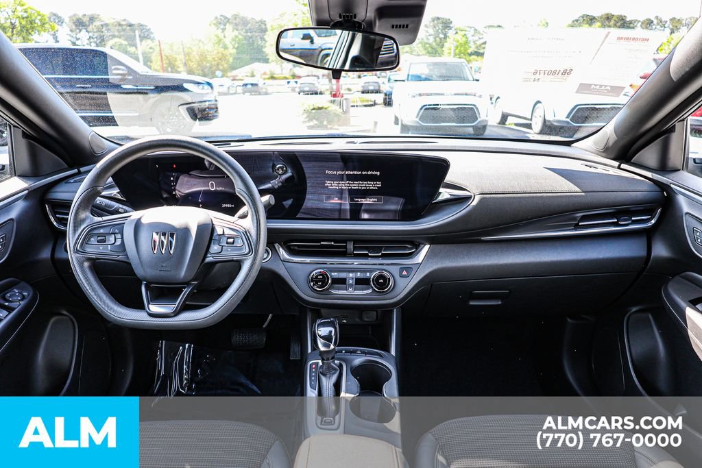 Used 2025 Buick Envista Preferred image 23