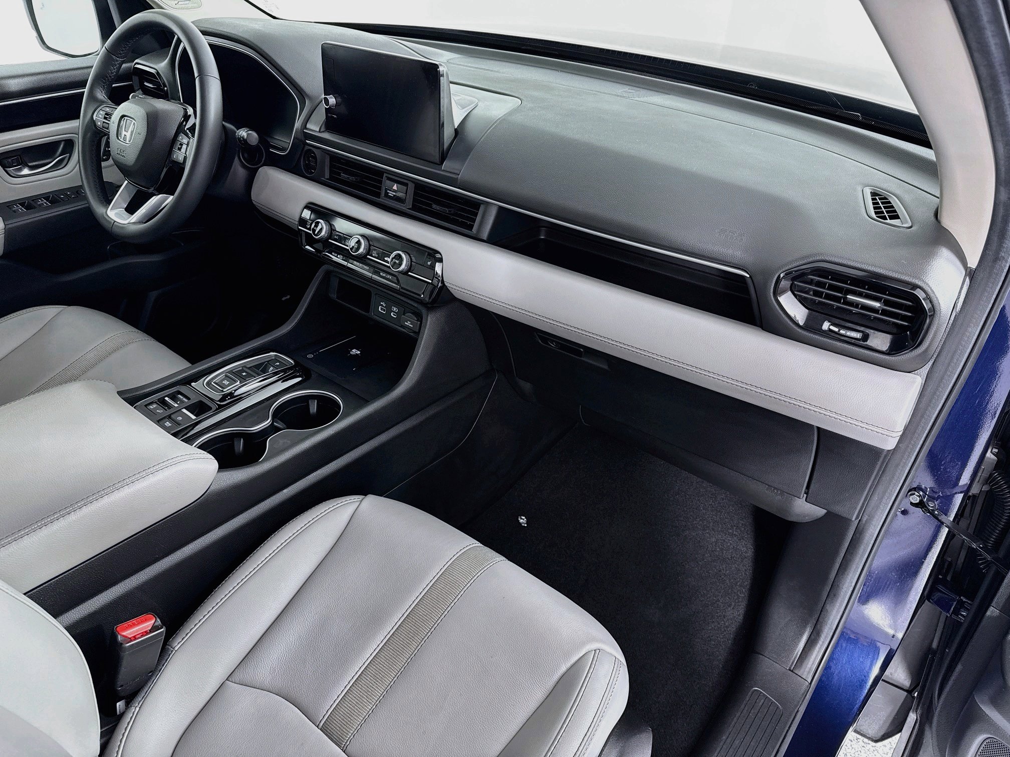 Certified 2025 Honda Pilot Touring image 32