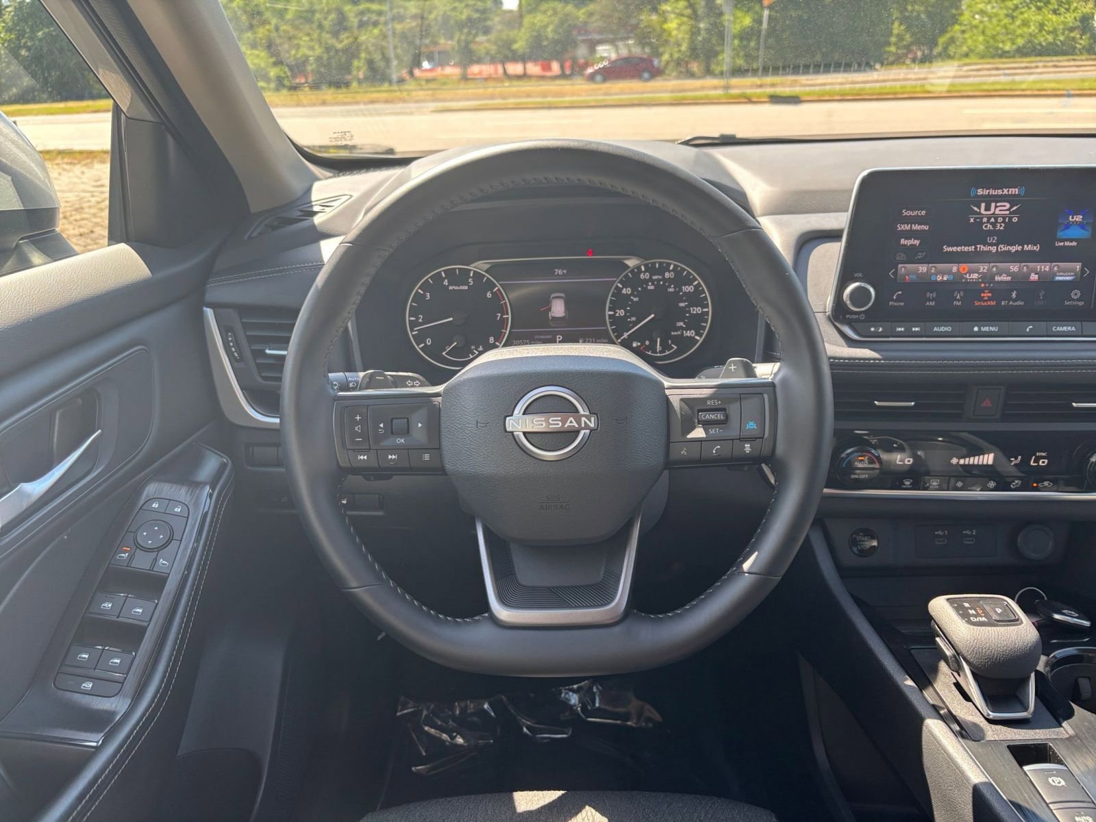 Used 2025 Nissan Rogue SV FWD image 35