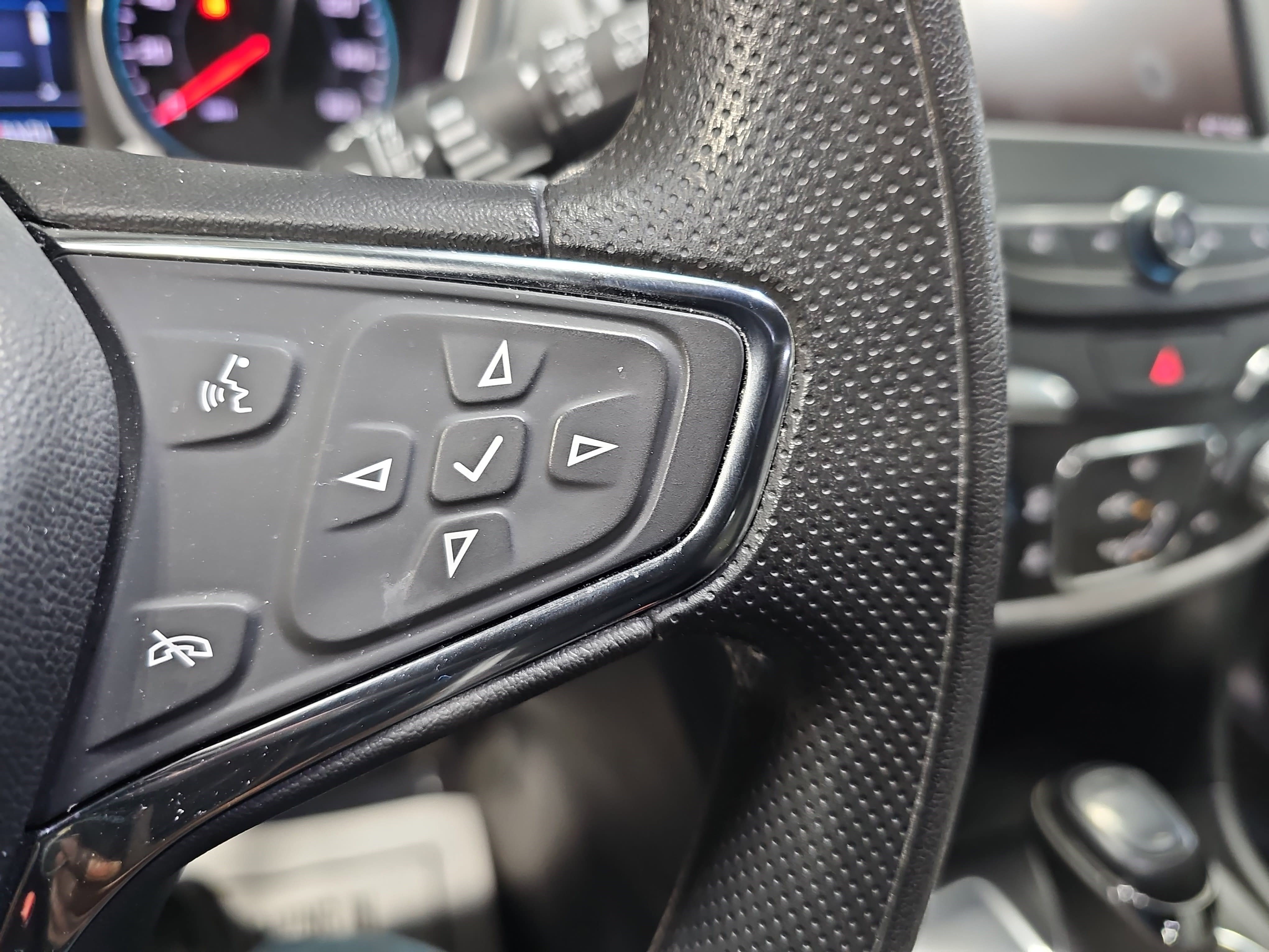 Used 2021 Chevrolet Equinox LT image 18