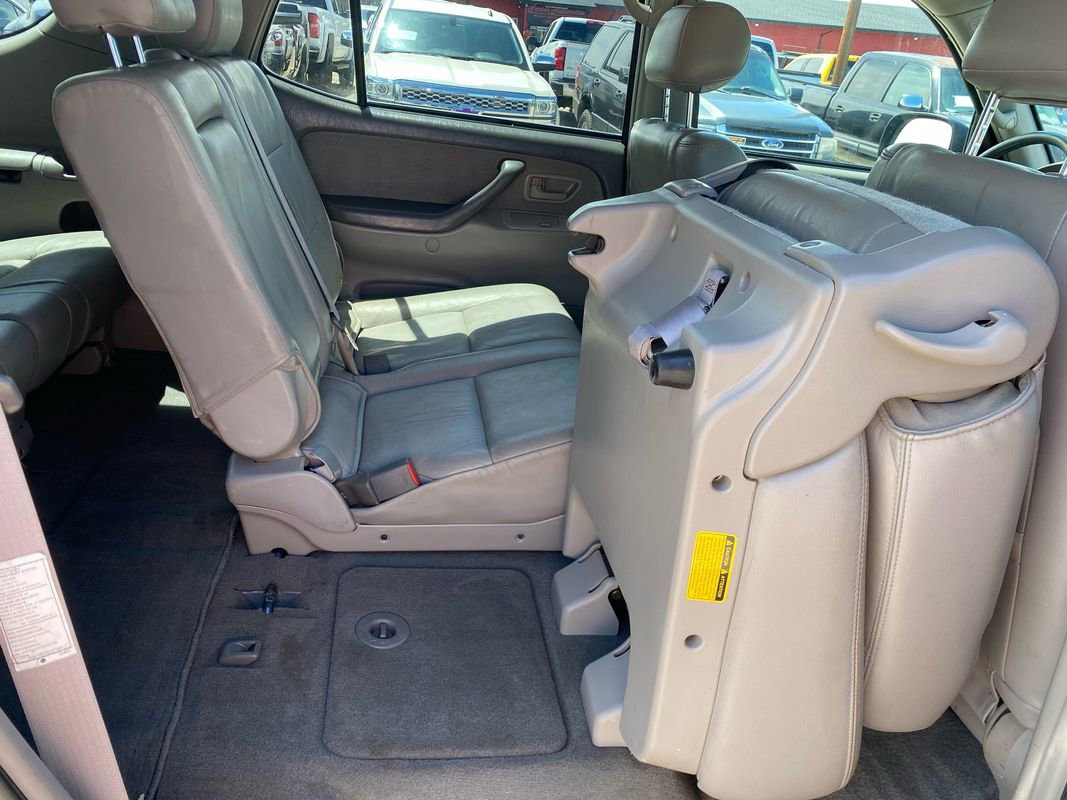 Used 2002 Toyota Sequoia SR5 AWD/4WD image 37
