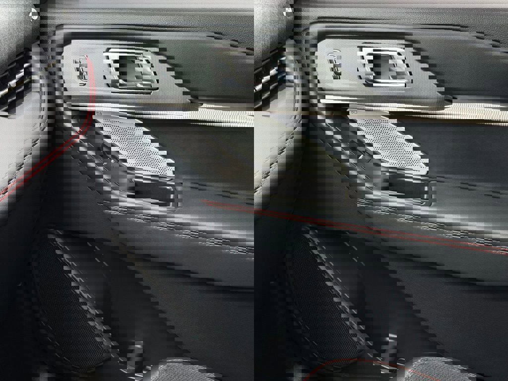 Certified 2025 Ford Explorer ST image 42