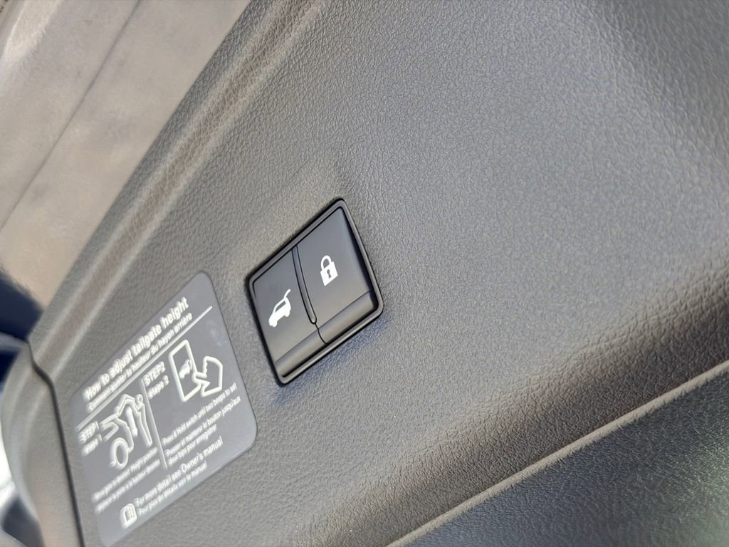 Used 2023 INFINITI QX55 Luxe w/ Cargo Package image 9