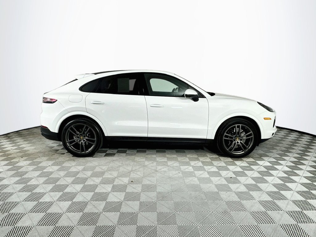 Used 2022 Porsche Cayenne S AWD/4WD image 8