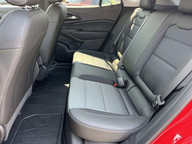 New 2026 Chevrolet Trax LT w/ LT Convenience Package FWD image 19