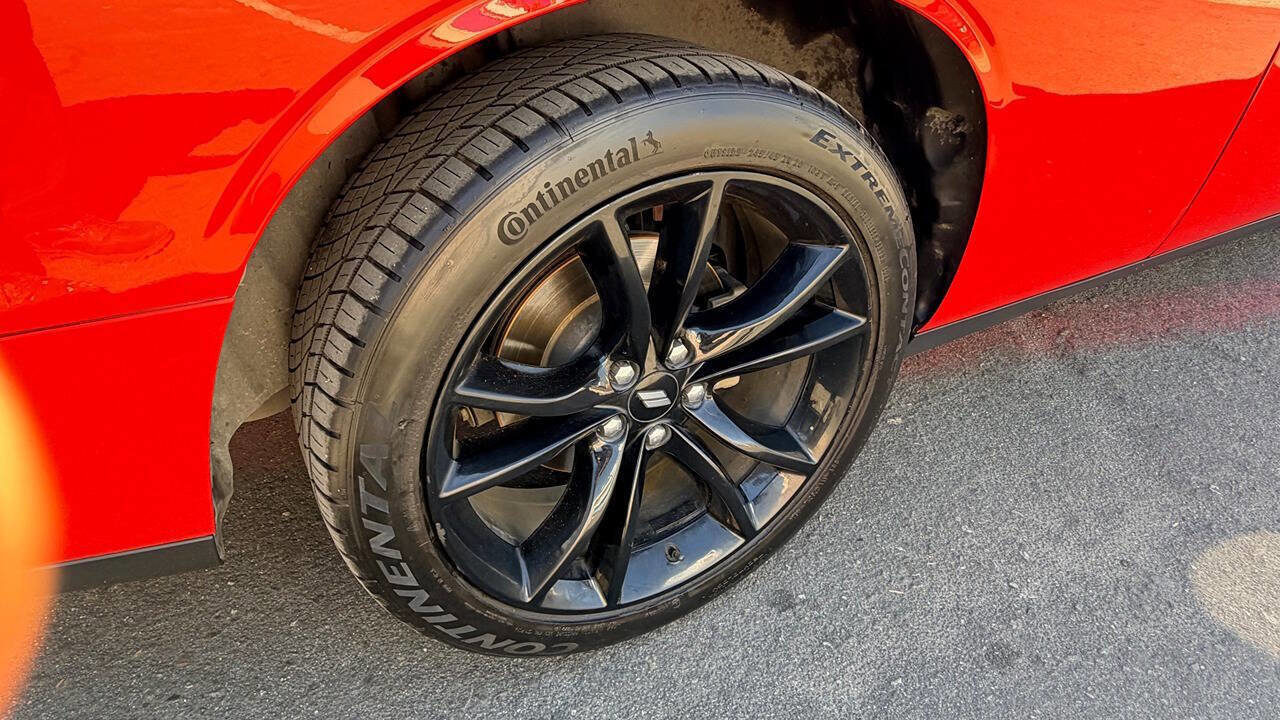 Used 2018 Dodge Challenger R/T Plus image 39