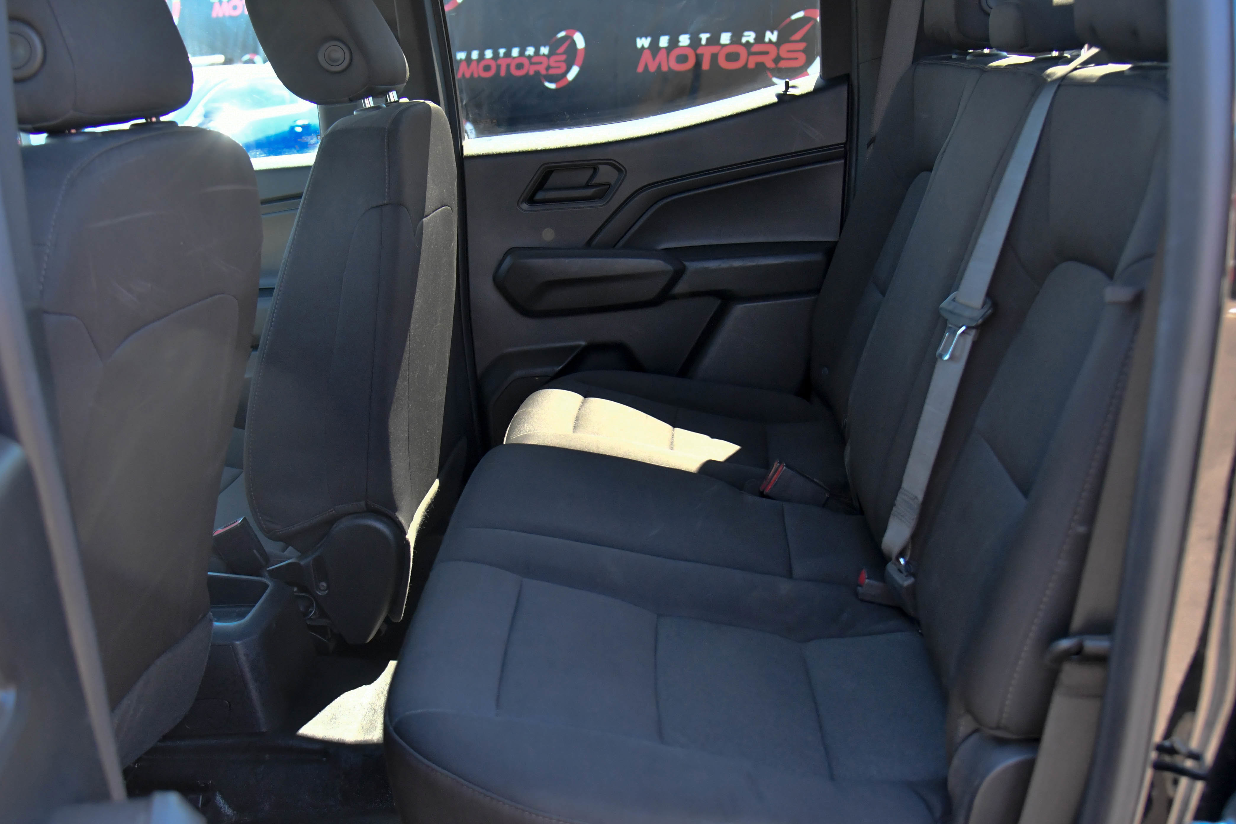 Used 2023 Chevrolet Colorado W/T image 37