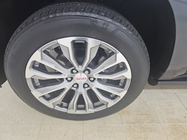 Used 2021 GMC Yukon Denali w/ Denali Premium Package image 25