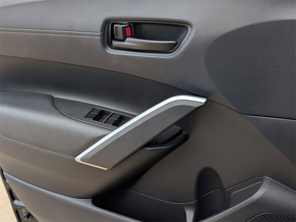 Used 2024 Toyota Corolla Cross LE image 13