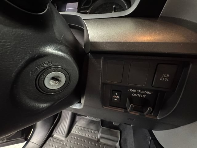 Used 2020 Toyota Tundra SR5 w/ SR5 Convenience Package AWD/4WD image 20