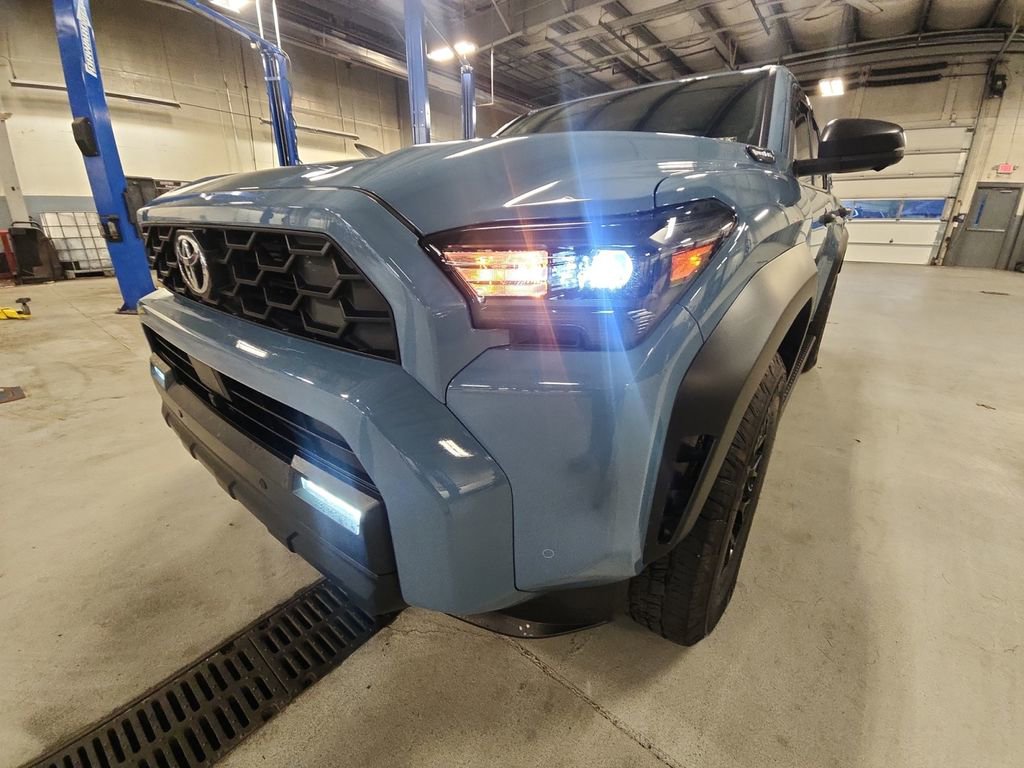 Used 2025 Toyota 4Runner TRD Off-Road Premium w/ Tow Technology Package AWD/4WD image 29