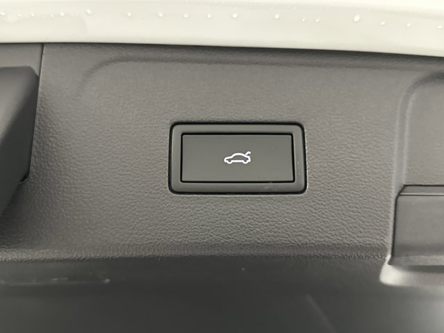 New 2026 Volkswagen Atlas SE image 13