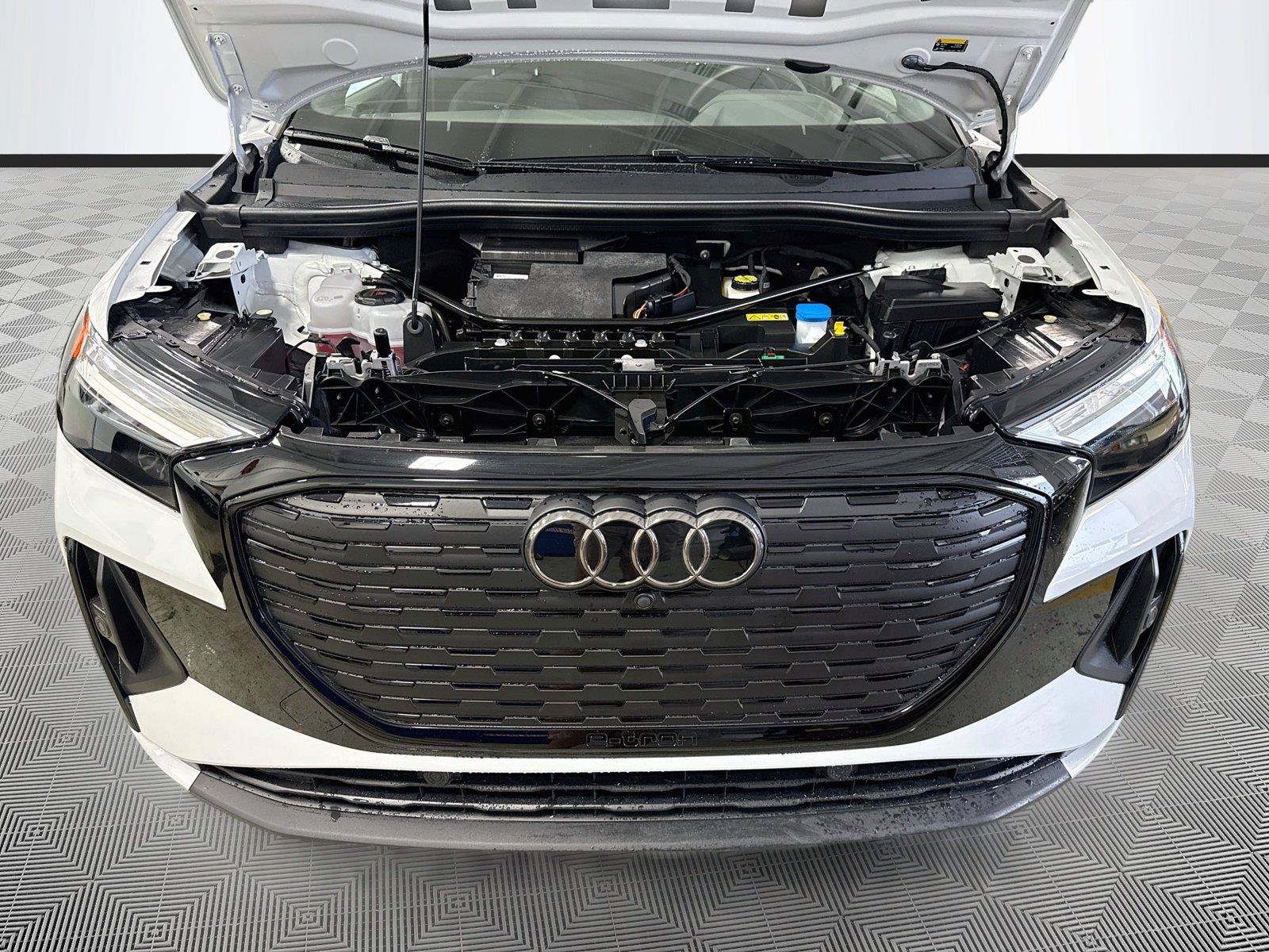 Used 2023 Audi Q4 e-tron Premium Plus w/ Premium Plus AWD/4WD image 31