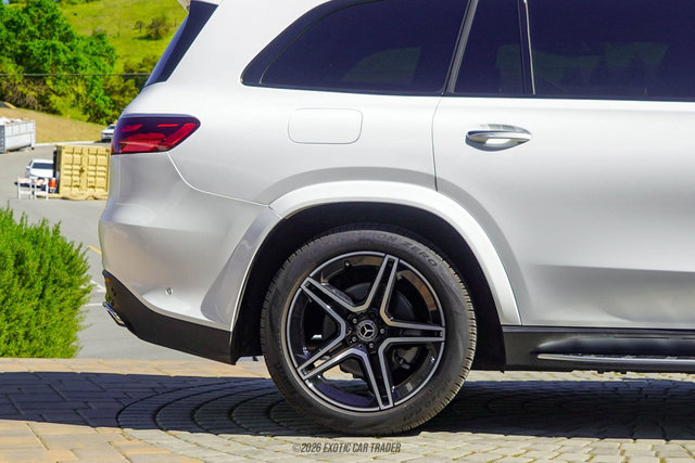 Used 2024 Mercedes-Benz GLS 450 4MATIC image 10