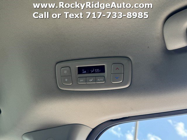 Used 2025 Kia Carnival FWD image 24