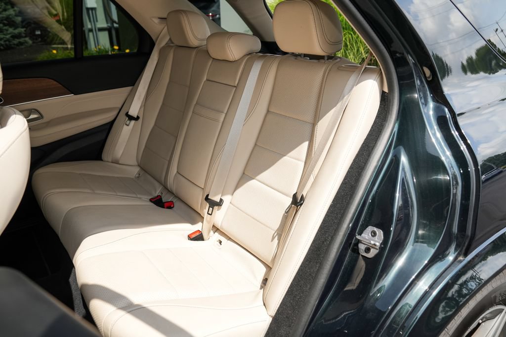 Used 2024 Mercedes-Benz GLE 450 4MATIC image 35