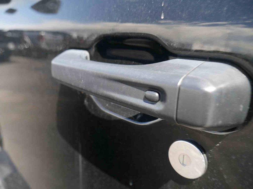 Used 2024 Jeep Wrangler Sahara w/ Technology Group AWD/4WD image 13