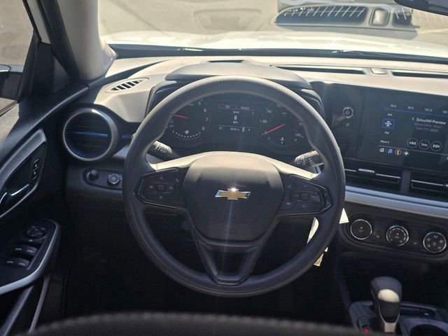 Used 2025 Chevrolet Trax LS w/ LS Convenience Package image 16