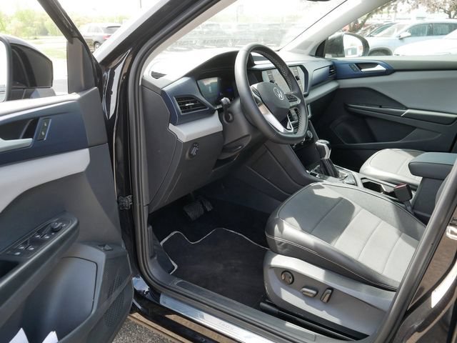 Certified 2023 Volkswagen Taos SE w/ Panoramic Sunroof Package AWD/4WD image 12