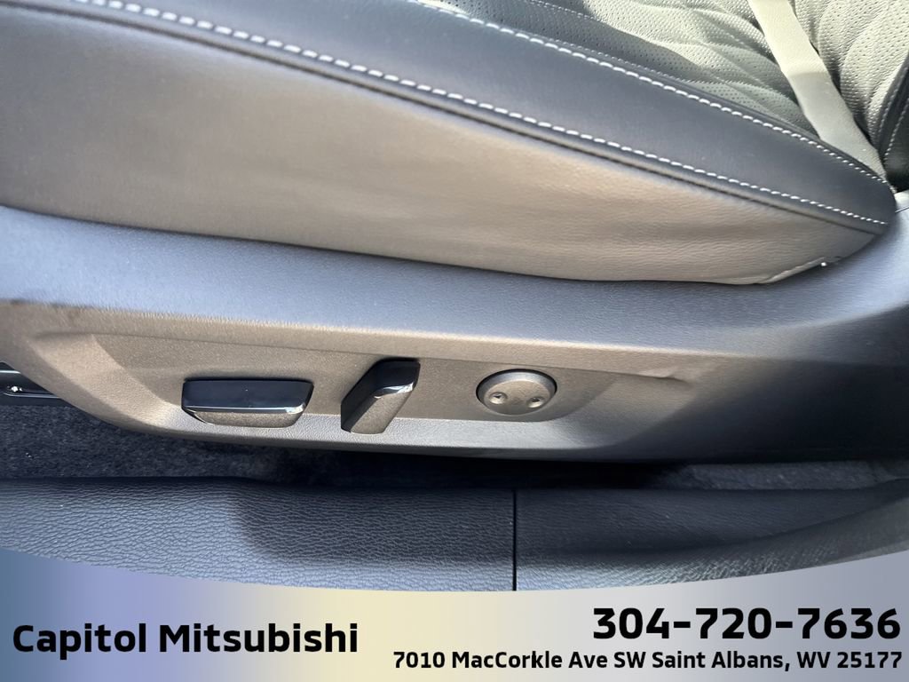 New 2025 Mitsubishi Outlander SEL image 18