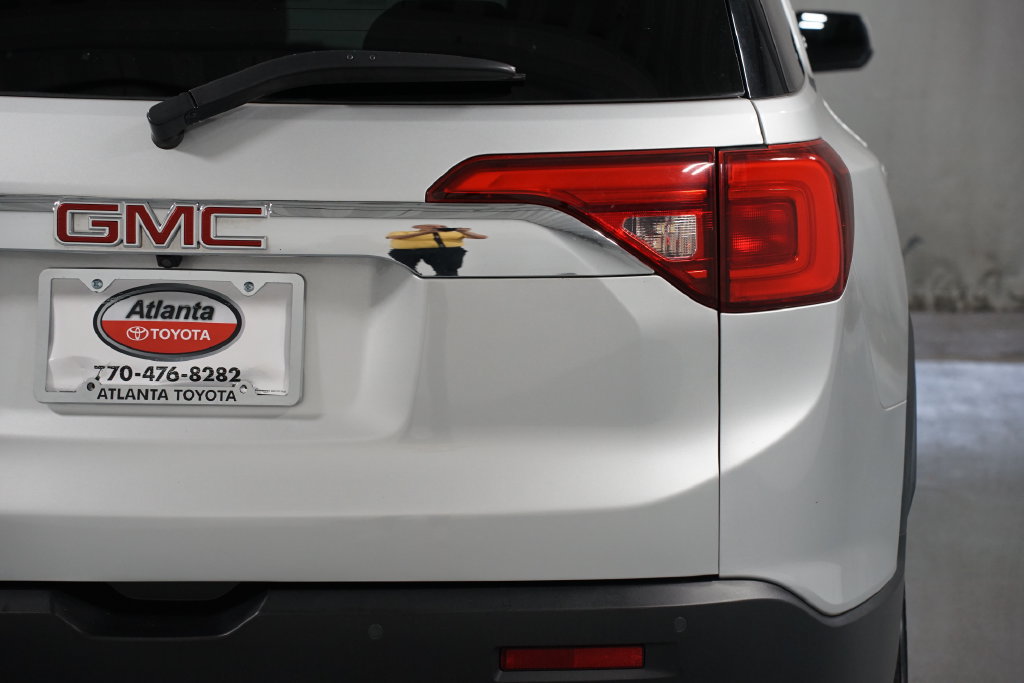 Used 2019 GMC Acadia SLT w/ LPO, Cargo Package FWD image 10